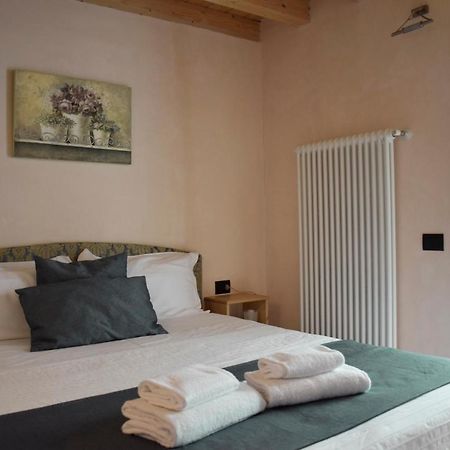 La Tana Del Tasso Rooms&Breakfast Camerata Cornello Екстериор снимка