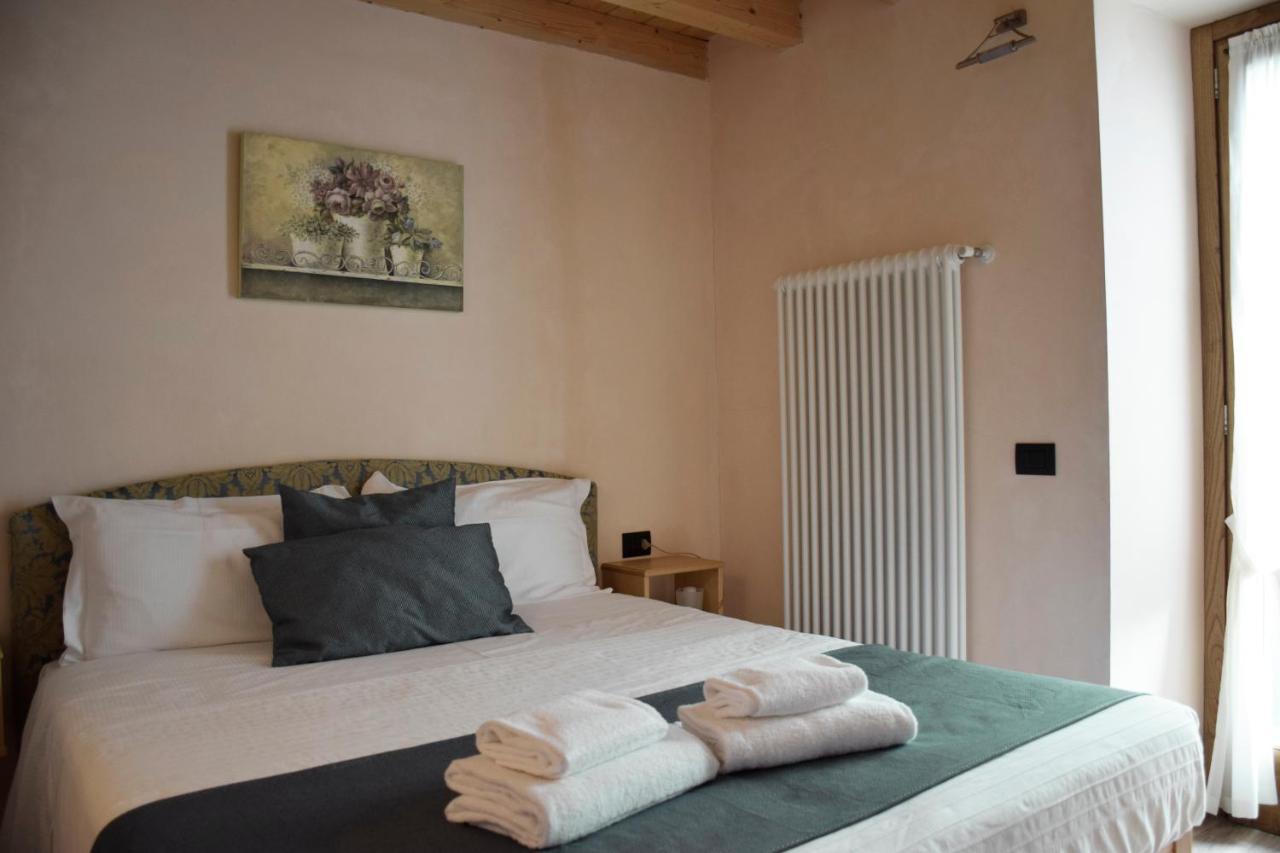 La Tana Del Tasso Rooms&Breakfast Camerata Cornello Екстериор снимка