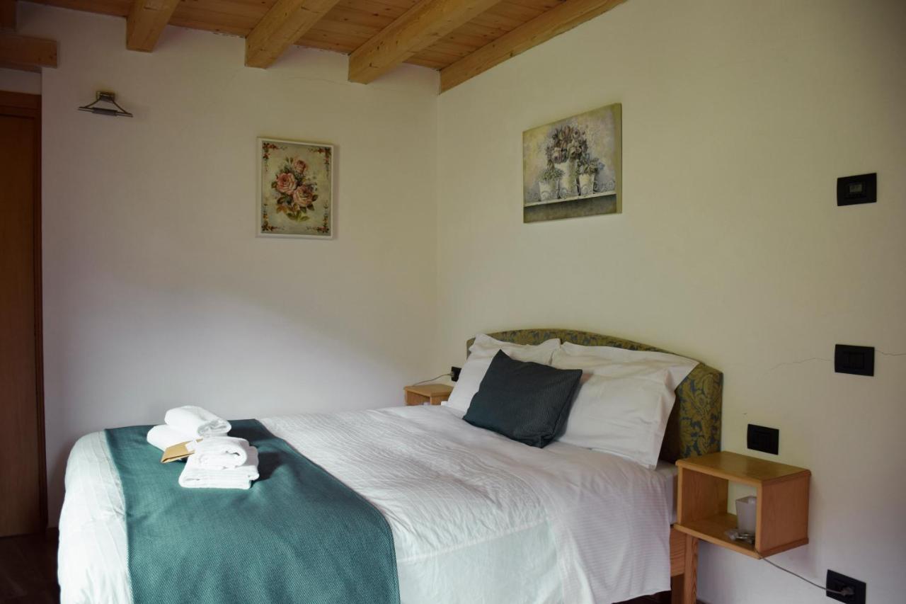 La Tana Del Tasso Rooms&Breakfast Camerata Cornello Екстериор снимка
