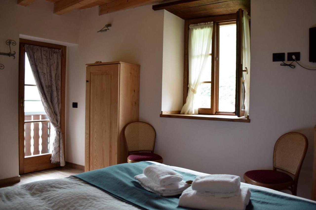 La Tana Del Tasso Rooms&Breakfast Camerata Cornello Екстериор снимка