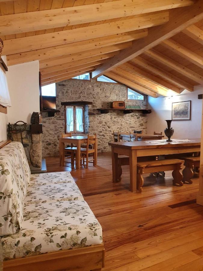 La Tana Del Tasso Rooms&Breakfast Camerata Cornello Екстериор снимка