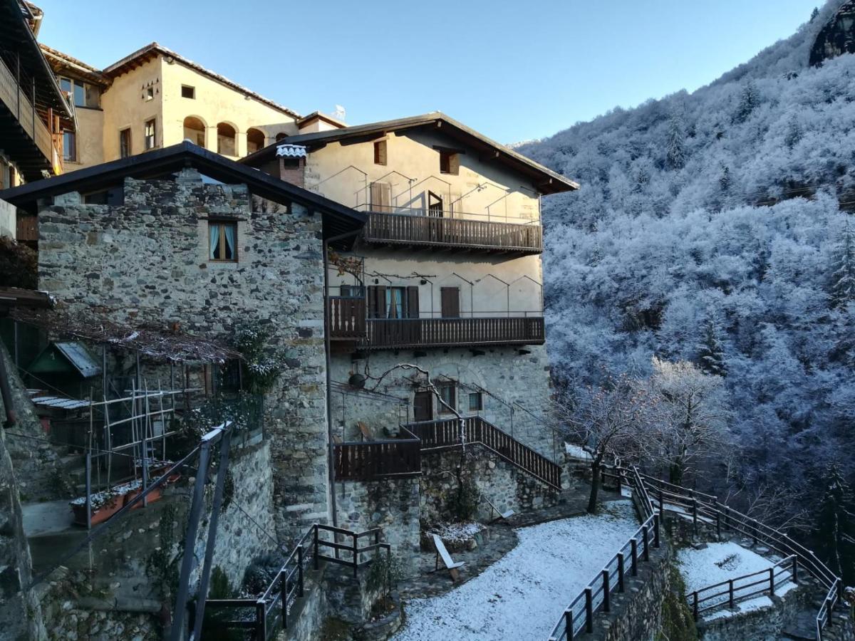La Tana Del Tasso Rooms&Breakfast Camerata Cornello Екстериор снимка
