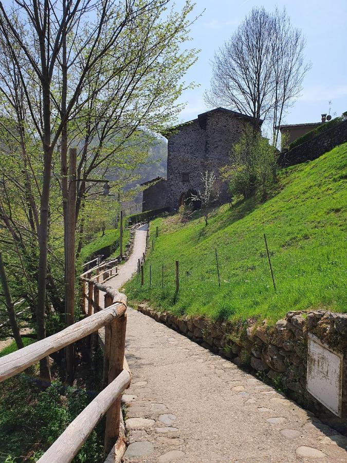 La Tana Del Tasso Rooms&Breakfast Camerata Cornello Екстериор снимка
