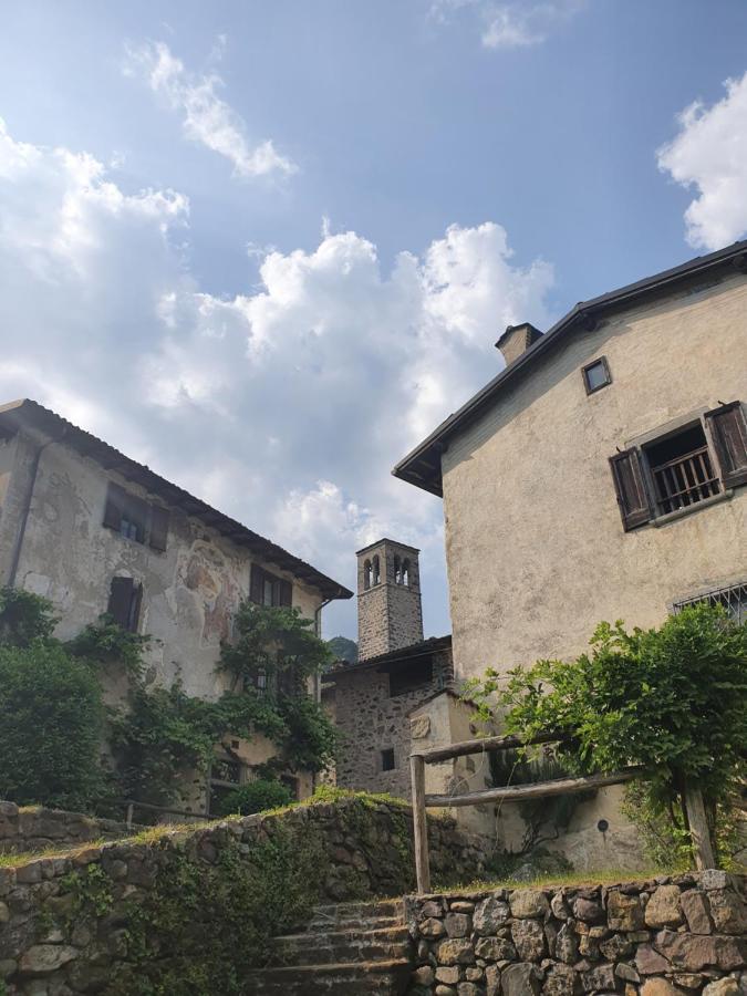 La Tana Del Tasso Rooms&Breakfast Camerata Cornello Екстериор снимка