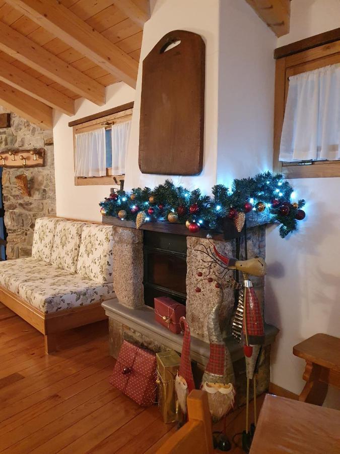 La Tana Del Tasso Rooms&Breakfast Camerata Cornello Екстериор снимка