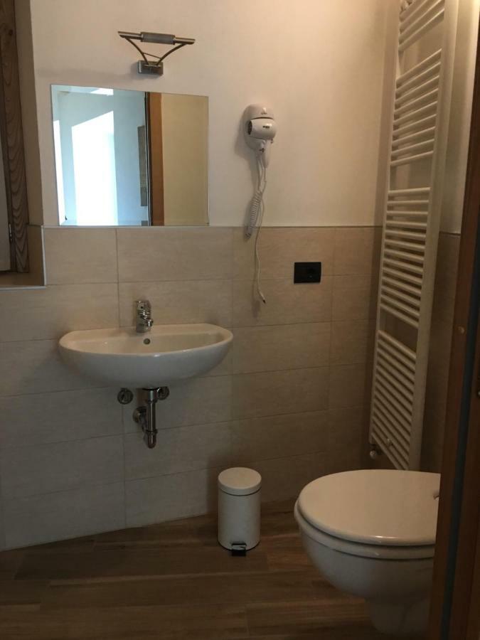 La Tana Del Tasso Rooms&Breakfast Camerata Cornello Екстериор снимка