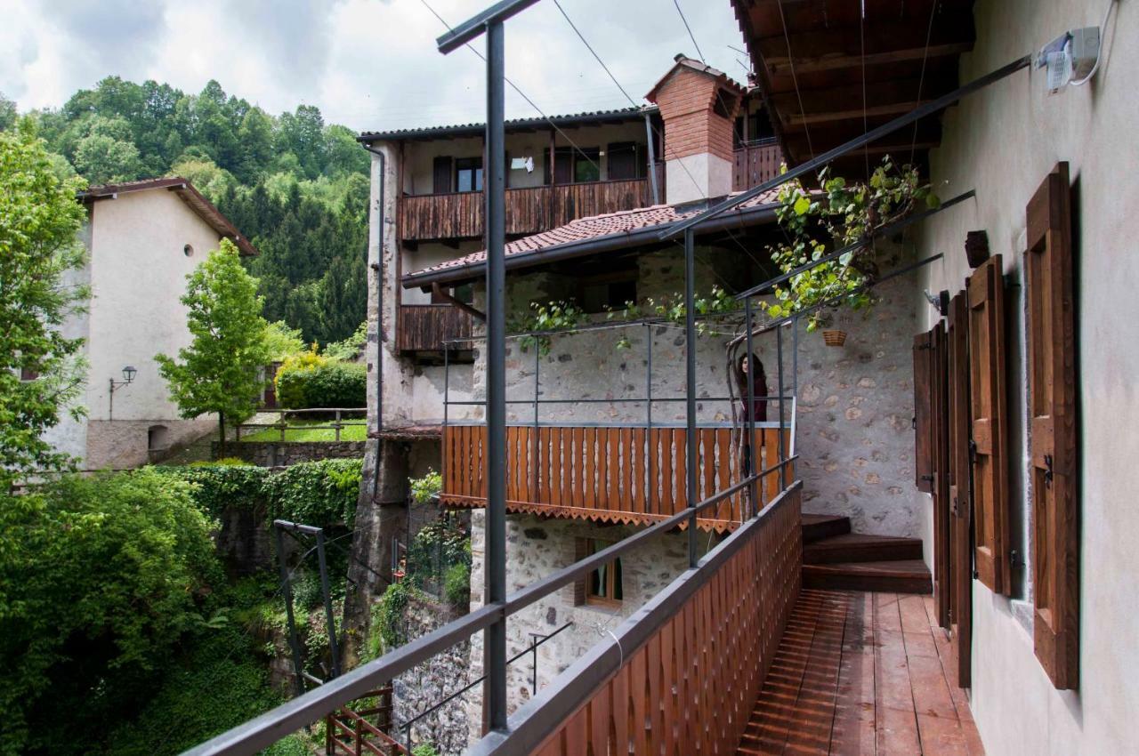 La Tana Del Tasso Rooms&Breakfast Camerata Cornello Екстериор снимка