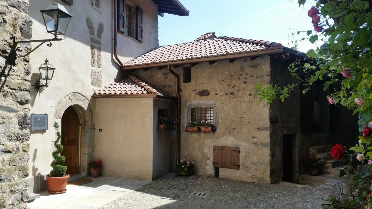 La Tana Del Tasso Rooms&Breakfast Camerata Cornello Екстериор снимка