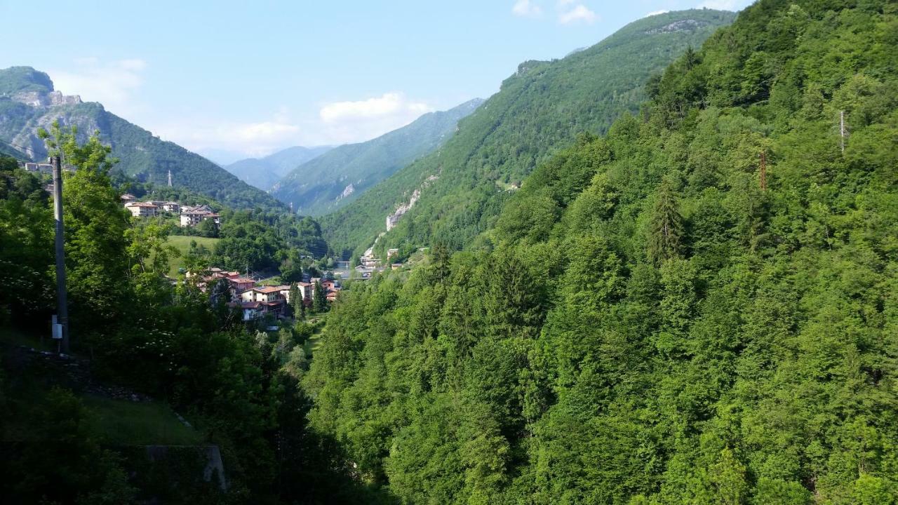 La Tana Del Tasso Rooms&Breakfast Camerata Cornello Екстериор снимка
